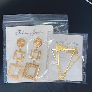 BNWT GOLD EARRINGS